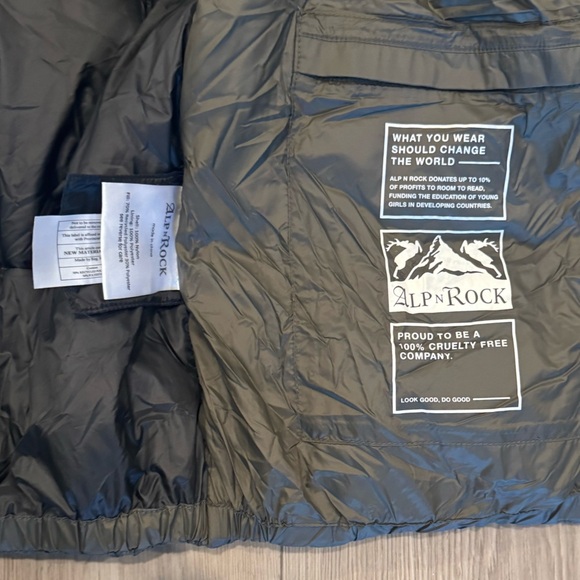 Alp N Rock Denali Bomber Jacket in Bark. Size Small. New Without Tags. - Picture 8 of 10